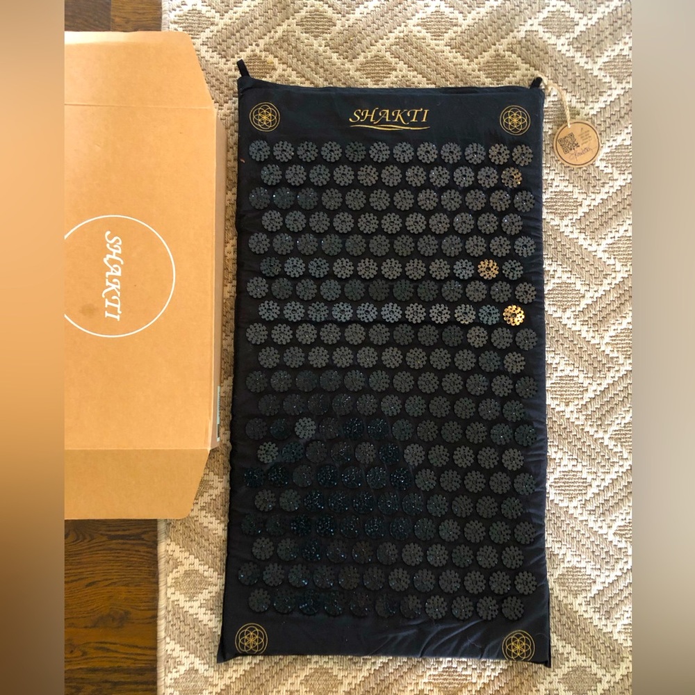 Black Shakti Mat new with tag and box